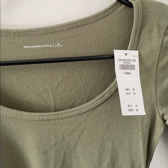 Long sleeve scoopneck bodysuit - Picture 2 of 3